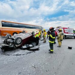 Fatal volcadura deja un hombre sin vida en la carretera Saltillo-Monterrey1
