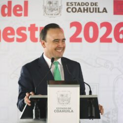 Felicidades a las y los maestros de Coahuila2