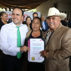 Felicidades a las y los maestros de Coahuila4