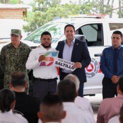 Javier Díaz entrega vehículos y equipamiento a cuerpos de rescate2