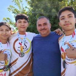 Logra equipo de El Heraldo de Saltillo tercer lugar en la categoría de relevos mixtos de la 21K Coahuila