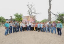 Memo Ruiz refrenda su compromiso con las familias del campo durante visita al ejido El Moral