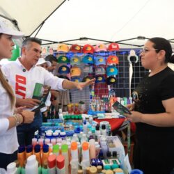 Mercados se pintan de tricolor con recorridos de candidatas priistas