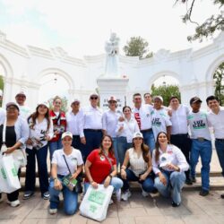 Mercados se pintan de tricolor con recorridos de candidatas priistas3