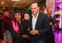 Muchas felicidades a todas las mamás de Coahuila, gracias por tanto: Manolo