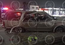 Muere conductor tras aparatosa volcadura en puente de Fundadores