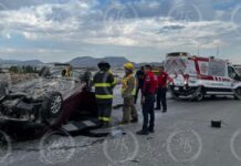 Muere hombre tras aparatosa volcadura en la libre Saltillo-Monterrey