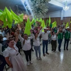 “No se rindan, no dejen la lucha y no se vayan al PRI, acá estamos quienes queremos ver de verdad una Coahuila transformada