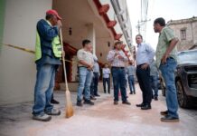 Supervisan rehabilitación de banquetas en Centro Histórico