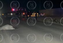Viento provoca tragedia; joven muere tras caer de motocicleta y ser atropellada