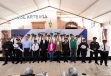 Karen Sánchez sigue blindando Arteaga con la entrega de patrullas y equipamiento a policías