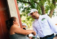 Aumenta Lalo Medrano ventaja en todas las encuestas del distrito 15