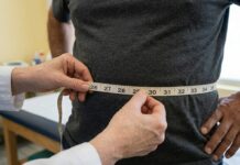 Contaminación acelera pérdida de músculo y aumenta grasa en adultos mayores: Estudio