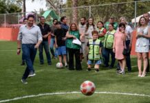 Entrega Javier Díaz plaza rehabilitada al sur de Saltillo