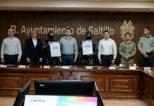 Reconoce Javier Díaz a policías de Saltillo por acto heroico al rescatar a familia de incendio