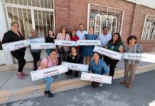 Continúa Arteaga ampliando la instalación de nomenclaturas en la cabecera municipal