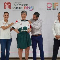 DIF Torreón entrega uniformes a participantes que representaran al municipio en los “Juegos Estatales del Adulto Mayor 2026”1
