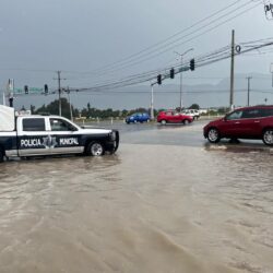 Dejan lluvias daños en viviendas y vehículos varados en encharcamientos en la Región Sureste1