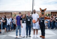 Disfrutan saltillenses las 3 plazas rehabilitadas por Harrison Barnes
