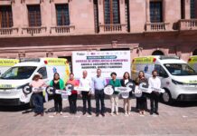 Entrega Manolo Jiménez ambulancias a 6 municipios de Coahuila