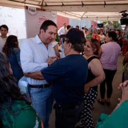 Entrega Javier Díaz obra de pavimentación en Nuevo Mirasierra