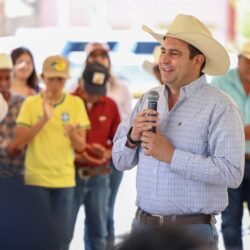 Entrega Javier rehabilitación de plaza de San Juan de la Vaquería5