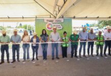 Entrega Javier rehabilitación de plaza de San Juan de la Vaquería