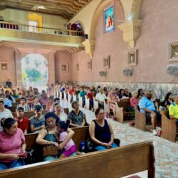 Feligreses participan en misa votiva en honor a San Nicolás de Tolentino7
