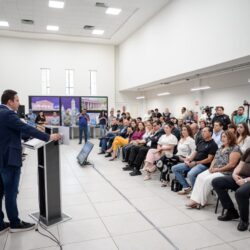 Fortalece Javier Díaz competitividad de PyMES con IA1