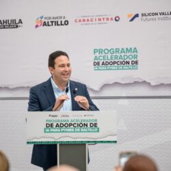 Fortalece Javier Díaz competitividad de PyMES con IA2