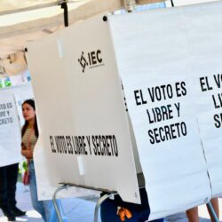 Hugo Dávila emite su voto y llama a la ciudadanía a participar en la jornada electoral2