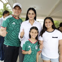 Luz Elena Morales ejerce su voto y reconoce participación ciudadana en jornada electoral1