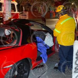 Muere conductor tras impactar su vehículo contra un poste en el Centro de Saltillo1