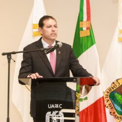 Reconoce UAdeC a Egresados que Acreditaron con Sobresaliente el EGEL-CENEVAL y Domina-Bach13