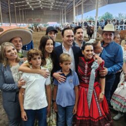 Reconocen charros de Coahuila a la señora Liliana Salinas Valdés por 52 años de trayectoria en el deporte nacional