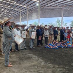 Reconocen charros de Coahuila a la señora Liliana Salinas Valdés por 52 años de trayectoria en el deporte nacional2