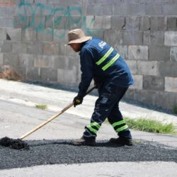 Rehabilita Javier Díaz calles en Lomas de Lourdes y Hacienda El Cortijo1