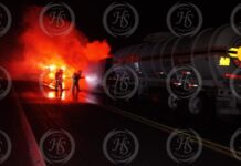 Bomberos evitan tragedia tras incendio de pipa con gasolina en Ramos Arizpe