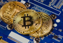 El bitcoin cae, perdiendo hasta un 50 % de su valor ganado en 2025