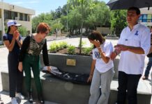 Inaugura rector de la UA de C nuevas jardineras en la Explanada de Camporredondo