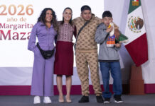 Llega pato ‘Merlín’ a la mañanera