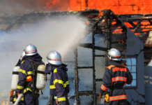 Mejorando las operaciones de extinción de incendios con sistemas robóticos portátiles de apoyo