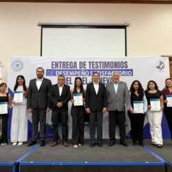 reconoce4-Entrega de Testimonios EGEL UN