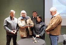 Honran a la UNAM y a paleontólogo con nombre de dinosaurio descubierto en Coahuila