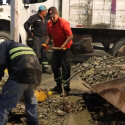Arranca de inmediato reparación a vialidades tras lluvias de este viernes