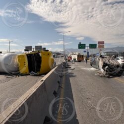 Conductor de pipa provoca aparatoso choque por alcance en el bulevar Nazario Ortiz Garza2