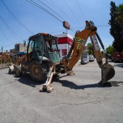 Continúa EMAS atendiendo reportes ciudadanos; trabajan en obras de drenaje sanitario