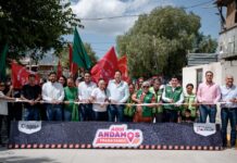 Cumple Javier Díaz en la colonia Nueva Esperanza; entrega 2º tramo de pavimentación