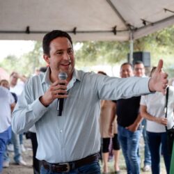 Cumple Javier Díaz en la colonia Nueva Esperanza; entrega 2º tramo de pavimentación2