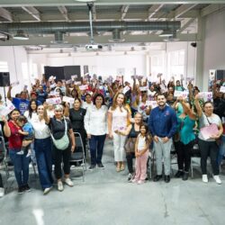 Entrega Luly López Apoyos de Corazón a mujeres saltillenses2